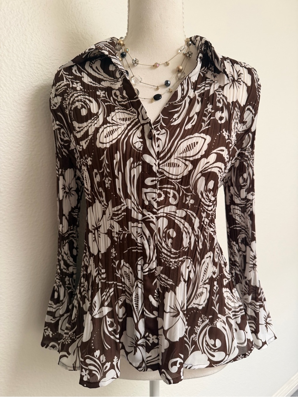 Camille La Vie Brown and White Floral Button-Front Blouse